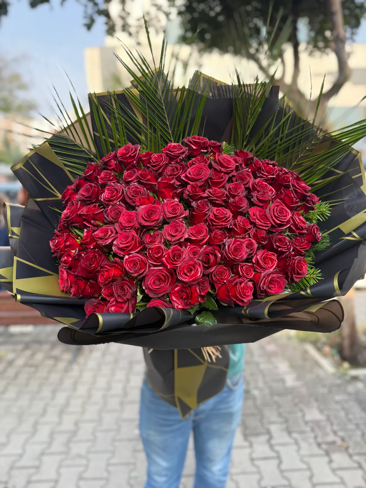 100 Gül 