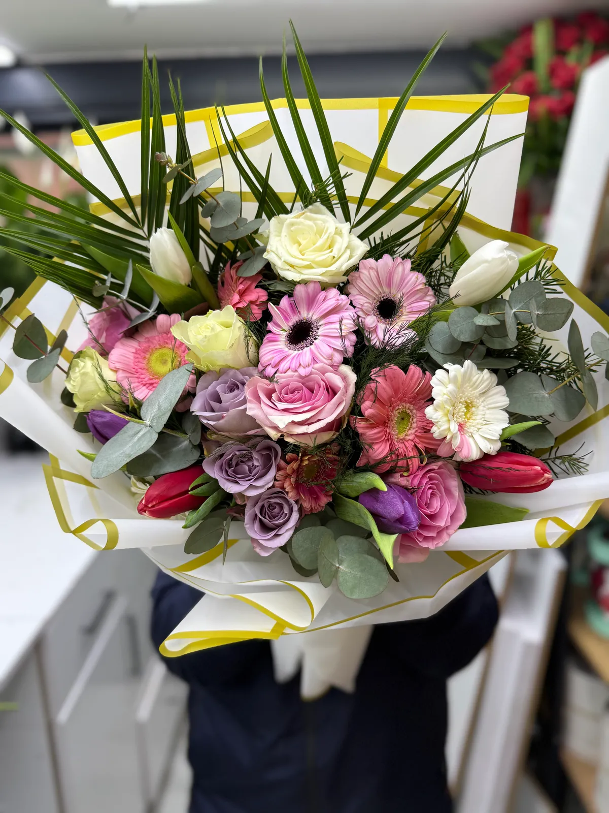 İthal Gül Ve Lale Ve Gerbera Buketi 2